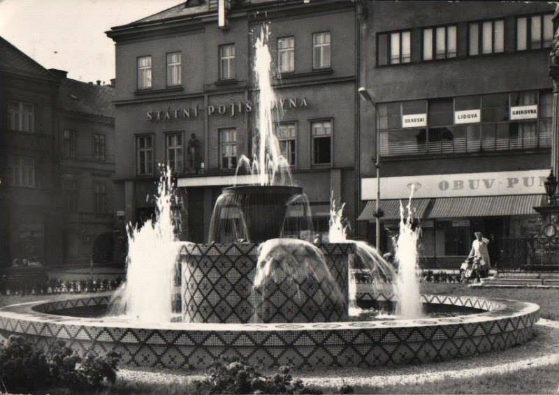 Kašna na náměstí_1967