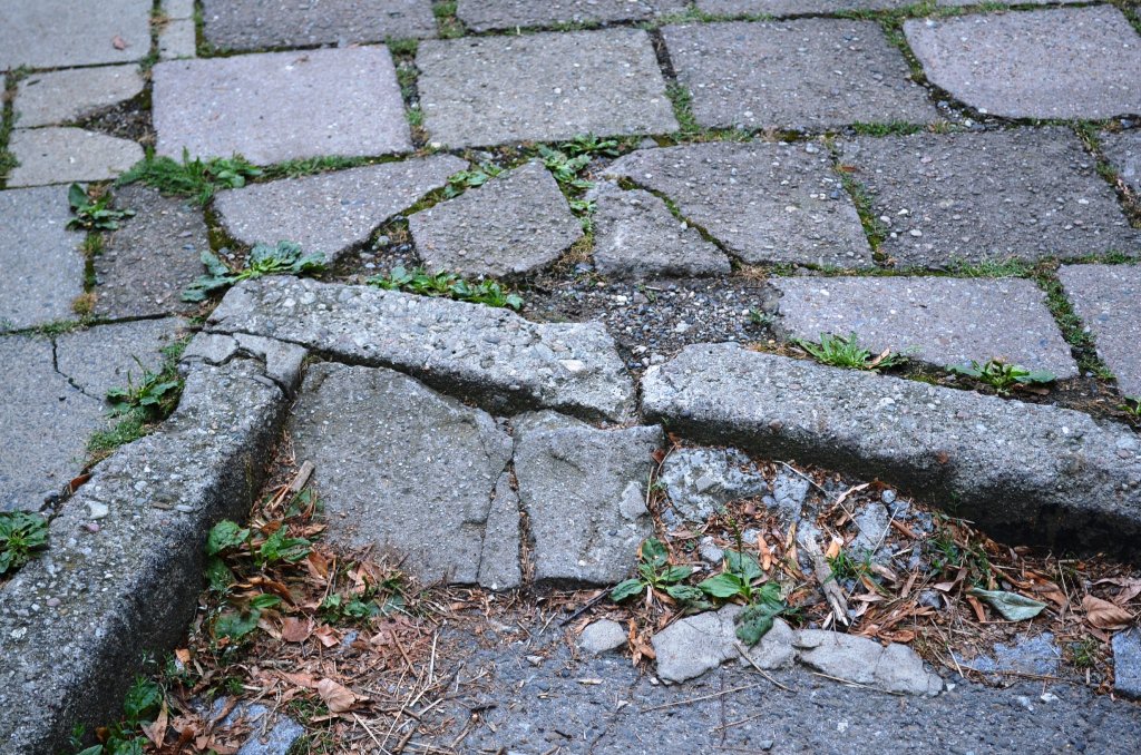 chodník před rekonstrukcí_05
